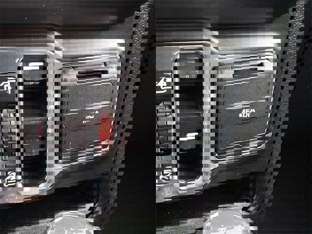 Used 2020 Jeep Wrangler Unlimited Sport image 27