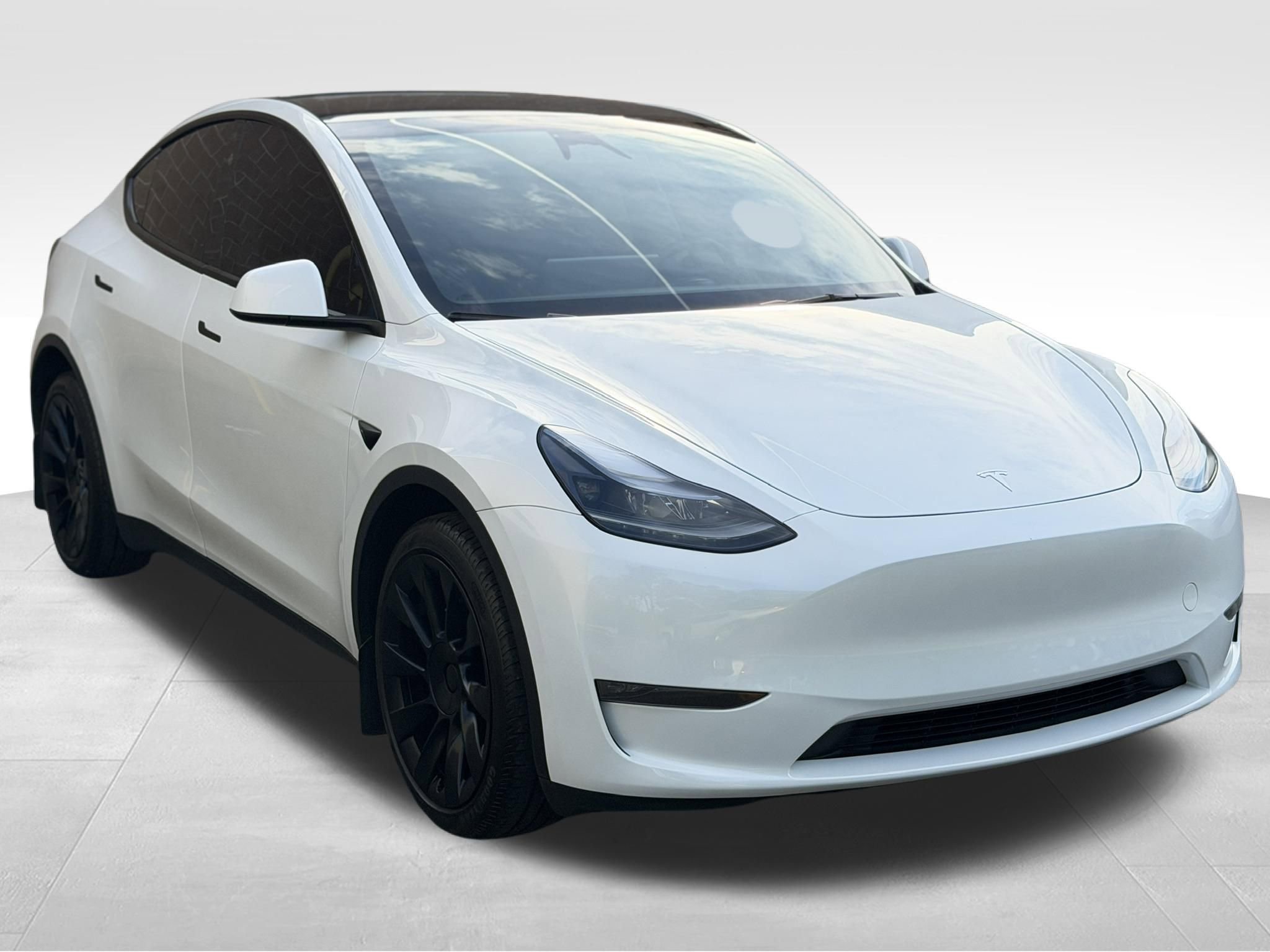 Used 2024 Tesla Model Y Long Range AWD/4WD image 3