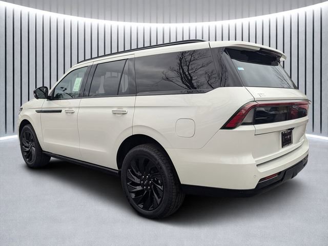 New 2026 Lincoln Navigator Reserve w/ Jet Appearance Package image 5