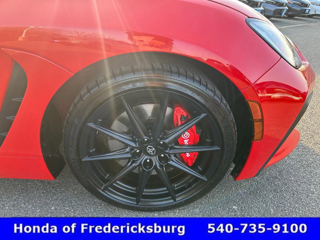 Used 2025 Toyota GR86 Premium w/ Performance Package image 26
