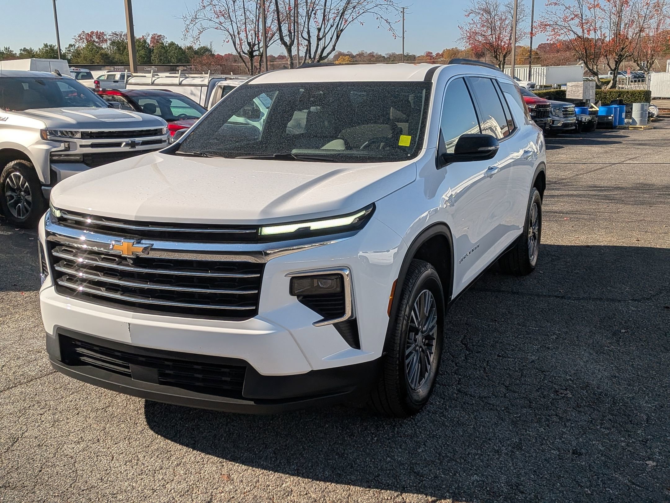 Used 2025 Chevrolet Traverse LT image 5