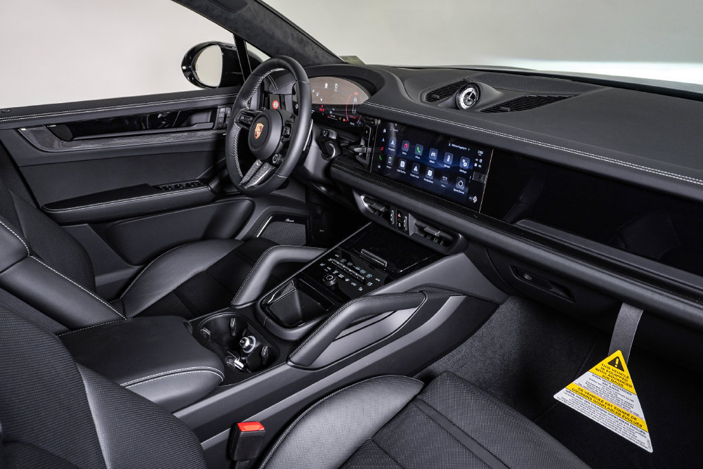 New 2026 Porsche Cayenne GTS AWD/4WD image 14
