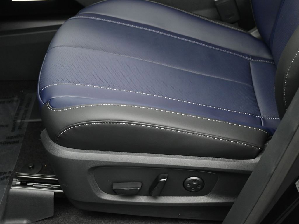 New 2026 INFINITI QX60 Sport w/ Dark Cargo Package image 17