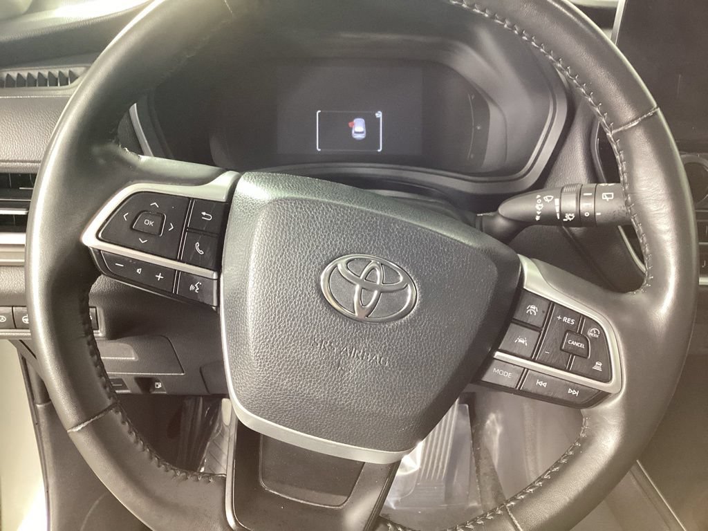 Used 2024 Toyota Grand Highlander AWD image 15