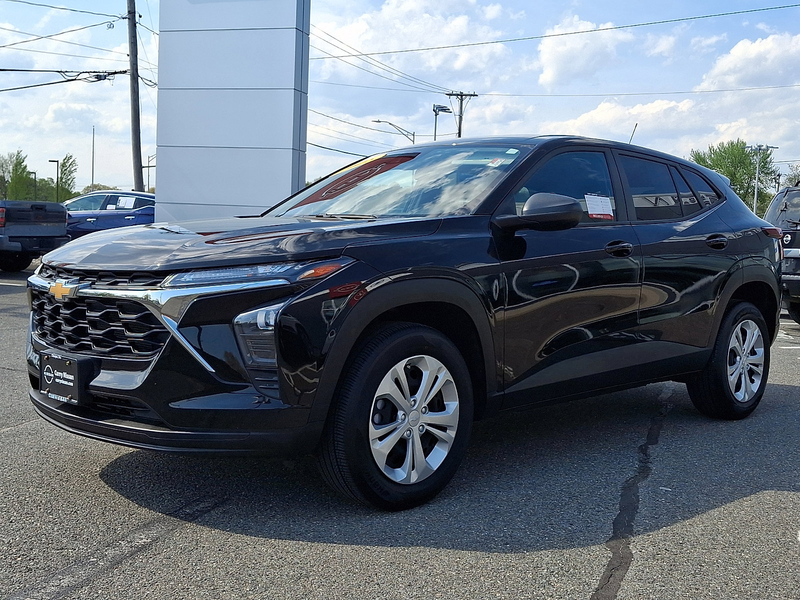 Used 2025 Chevrolet Trax LS FWD image 3