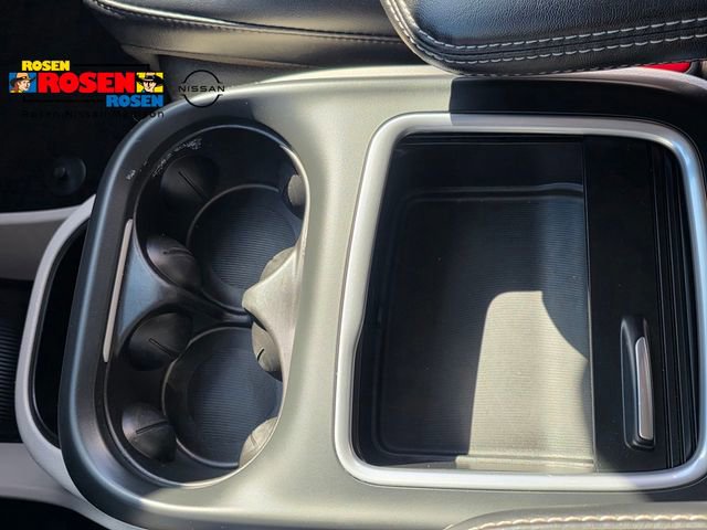 Used 2024 Chrysler Pacifica Touring-L FWD image 18