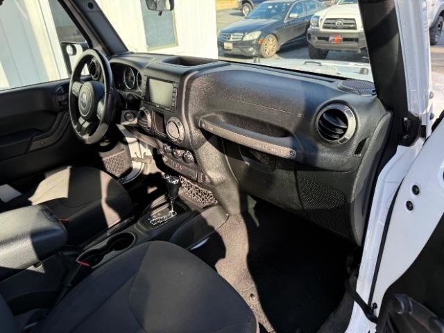 Used 2018 Jeep Wrangler Unlimited Sport w/ Connectivity Group image 10