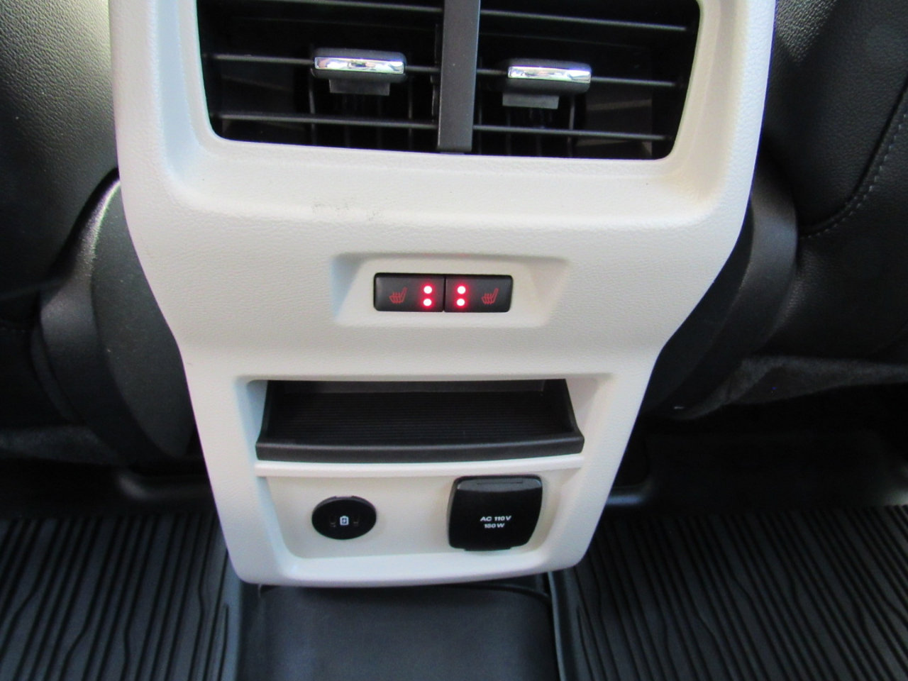Used 2024 Ford Edge Titanium w/ Titanium Elite Package image 35