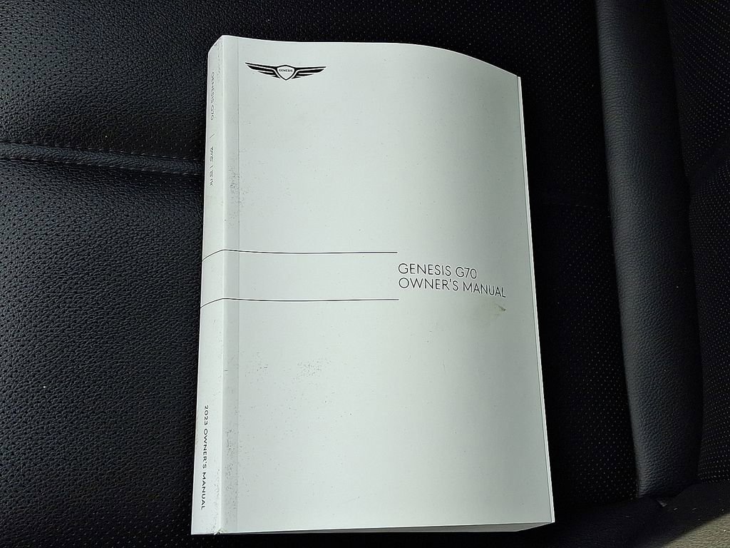 Used 2023 Genesis G70 2.0T image 28