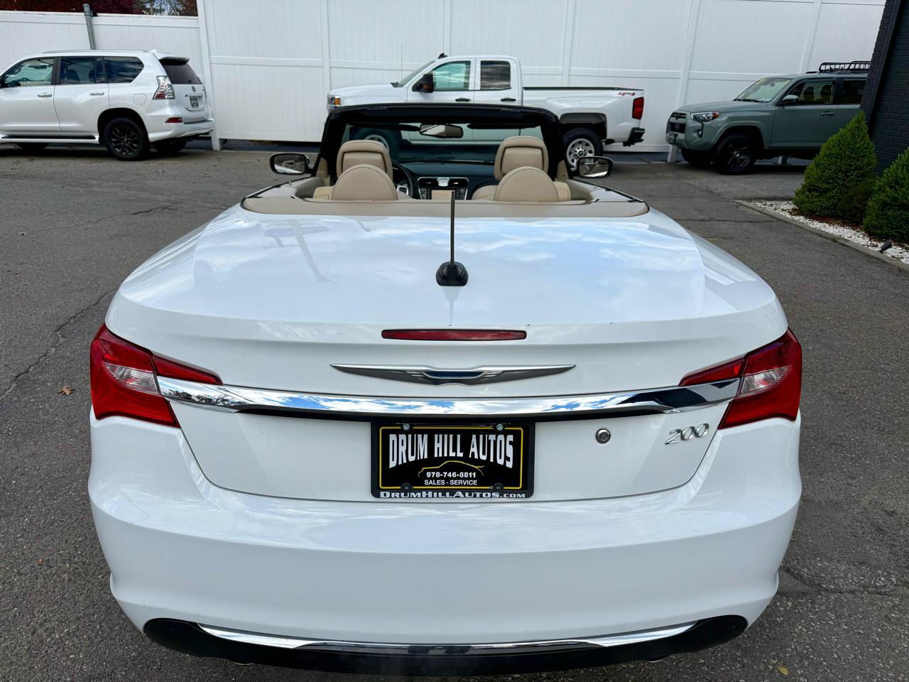 Used 2011 Chrysler 200 Limited FWD image 8