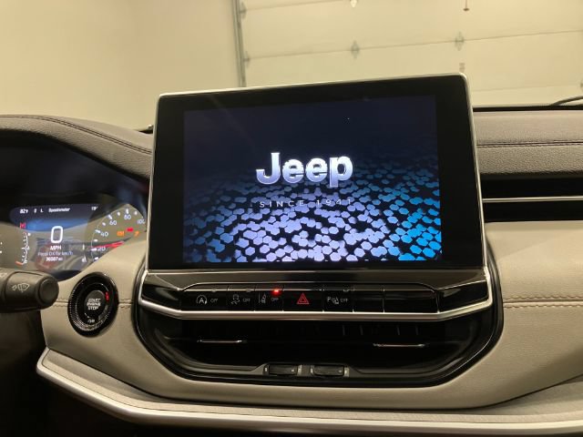 Used 2025 Jeep Compass Limited AWD/4WD image 27