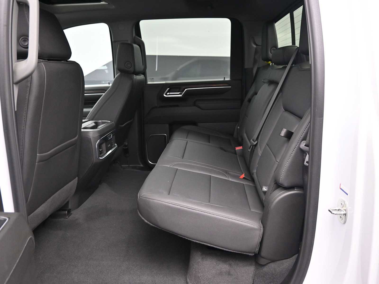 Used 2024 GMC Sierra 2500 SLT w/ SLT Premium Package image 11