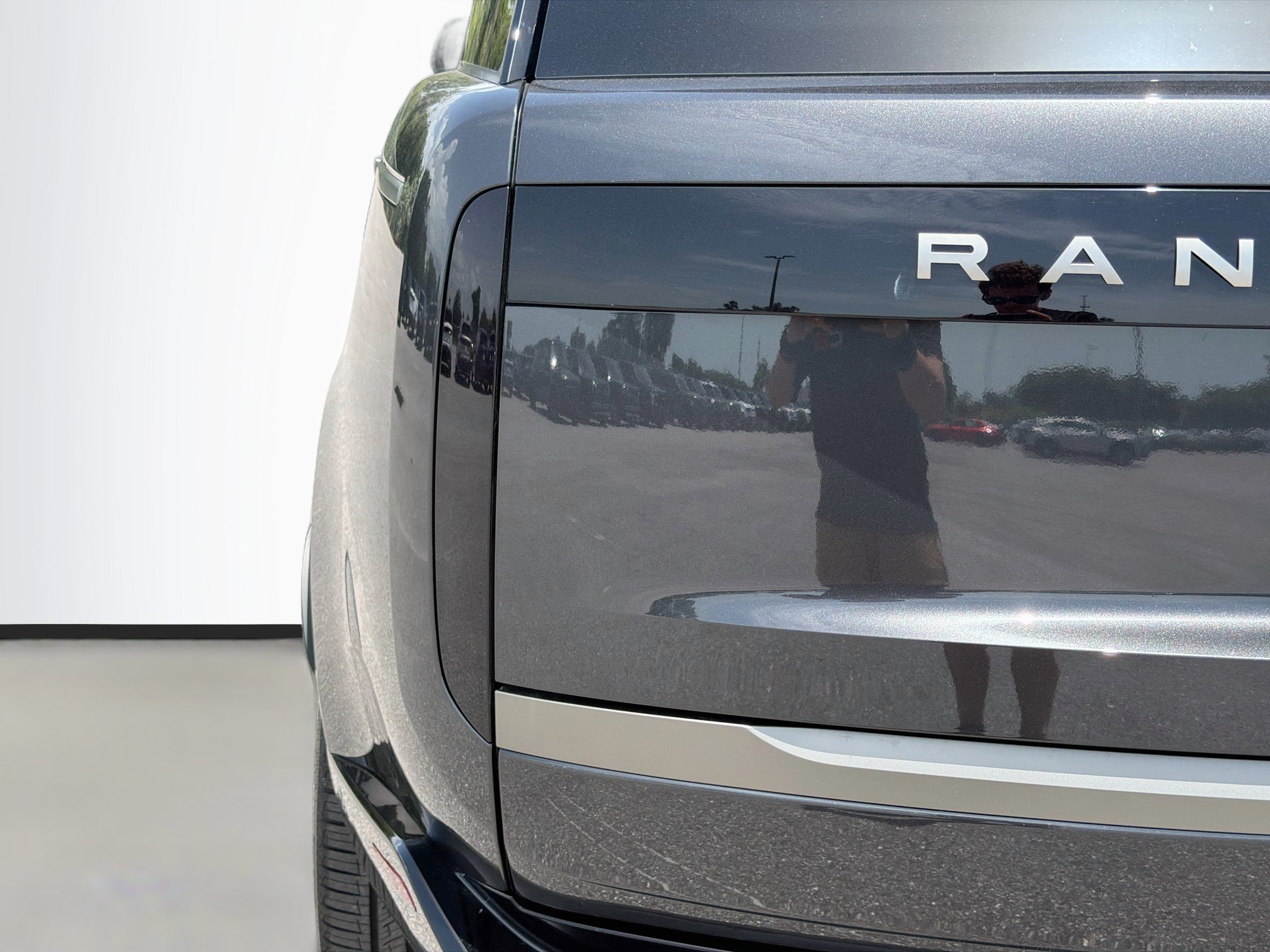 New 2026 Land Rover Range Rover Long Wheelbase SE AWD/4WD image 10