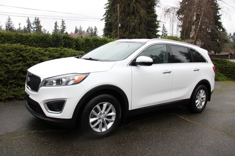 Used 2017 Kia Sorento LX w/ LX Convenience Package image 23