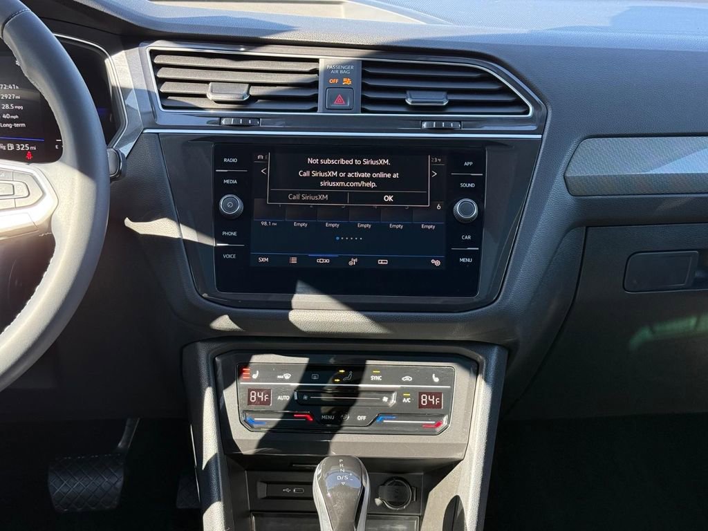 Certified 2024 Volkswagen Tiguan SE image 12