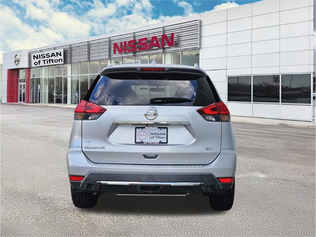 Used 2017 Nissan Rogue SV w/ SV Premium Package FWD image 5