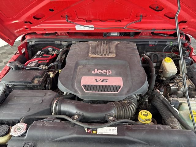 Used 2015 Jeep Wrangler Unlimited Sport w/ Dual Top Group image 30