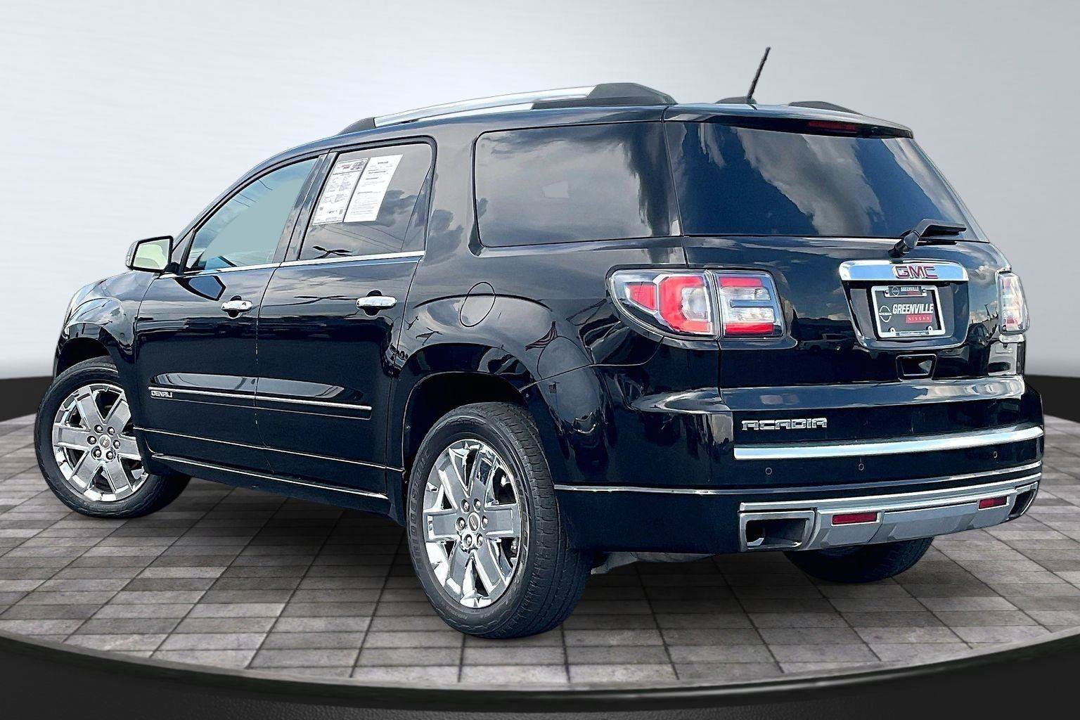 Used 2016 GMC Acadia Denali FWD image 3
