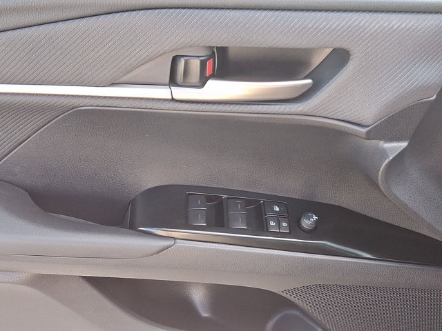 Used 2026 Toyota Camry SE w/ Multimedia Upgrade Package FWD image 11