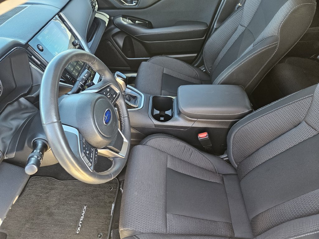 Used 2024 Subaru Outback Premium AWD/4WD image 13
