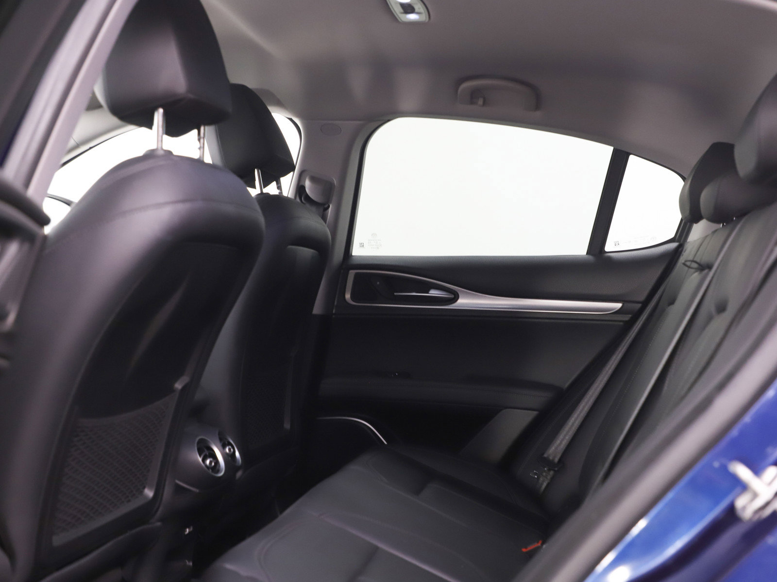 Used 2018 Alfa Romeo Stelvio Sport w/ Quick Order Package 22J Sport image 18