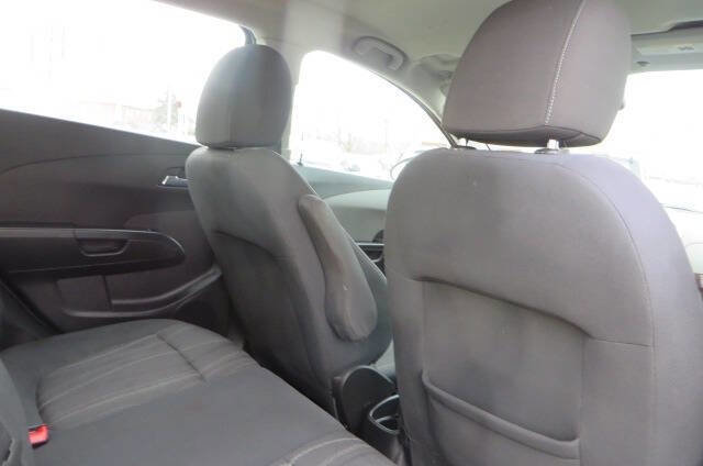 Used 2016 Chevrolet Sonic LT FWD image 38