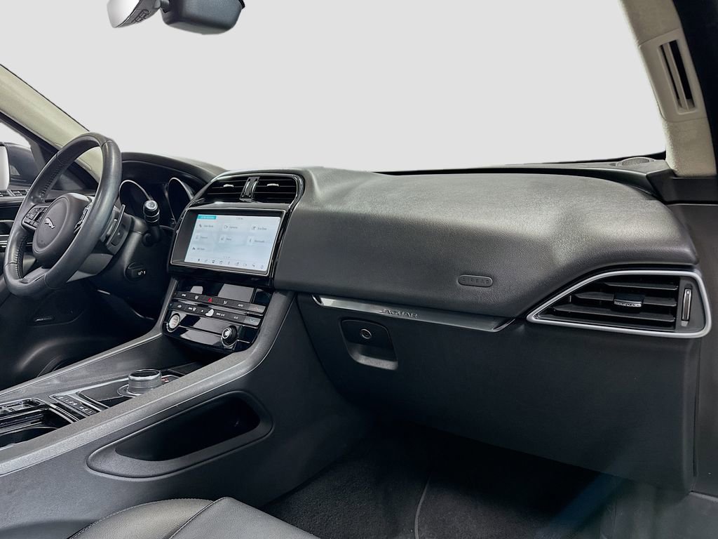 Used 2019 Jaguar F-PACE Premium AWD/4WD image 31