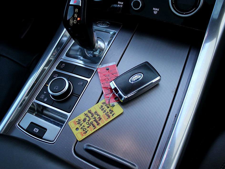 Used 2018 Land Rover Range Rover Sport HSE image 26