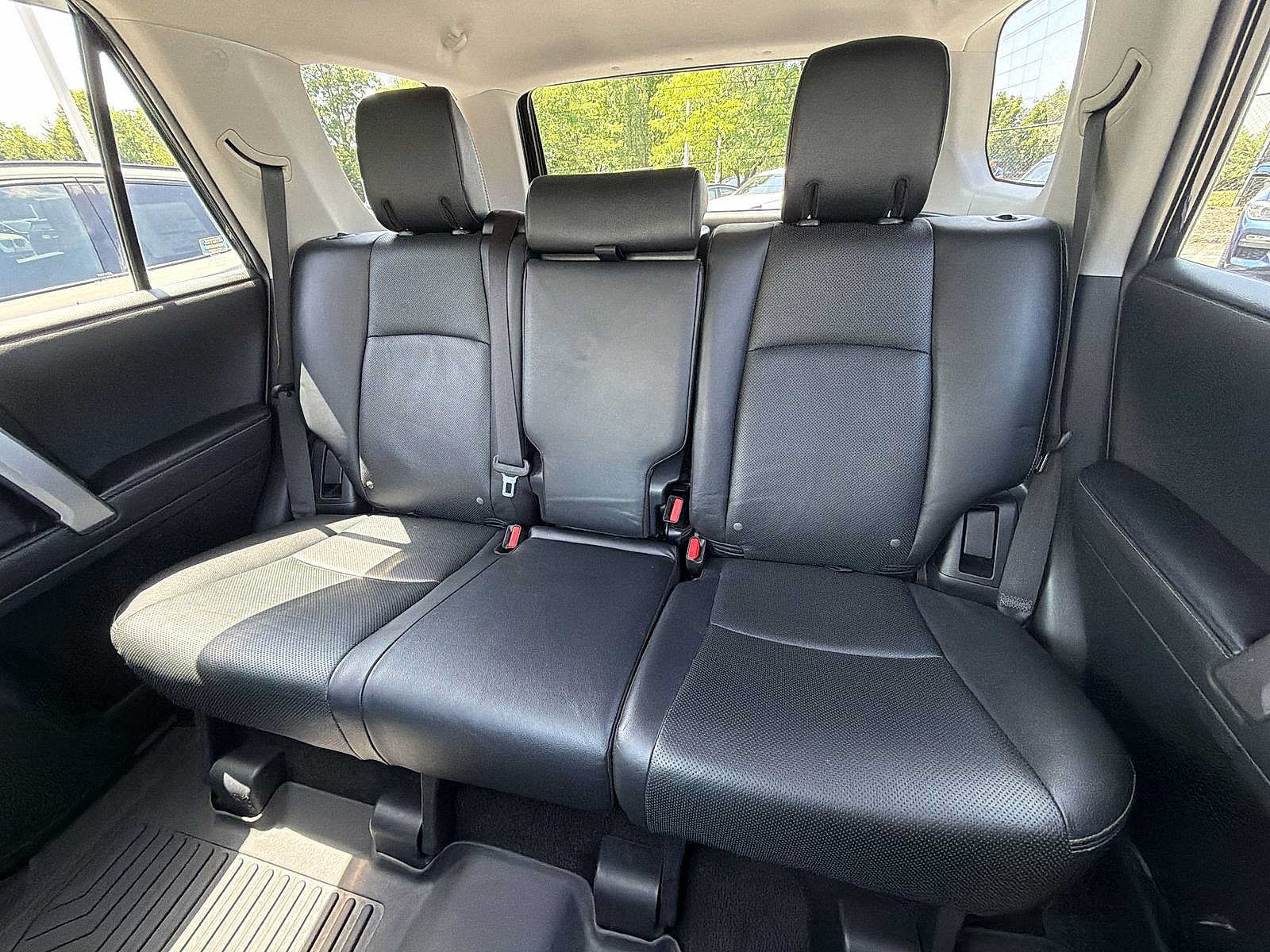 Used 2020 Toyota 4Runner Limited AWD/4WD image 21