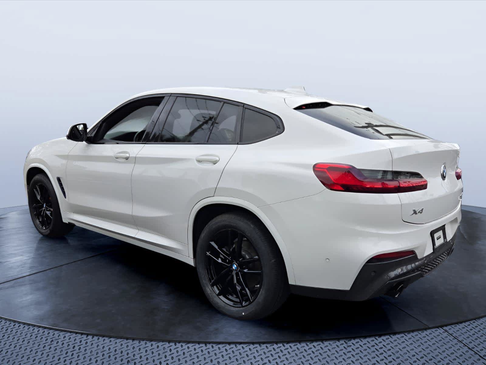 Used 2021 BMW X4 xDrive30i w/ Executive Package AWD/4WD image 5