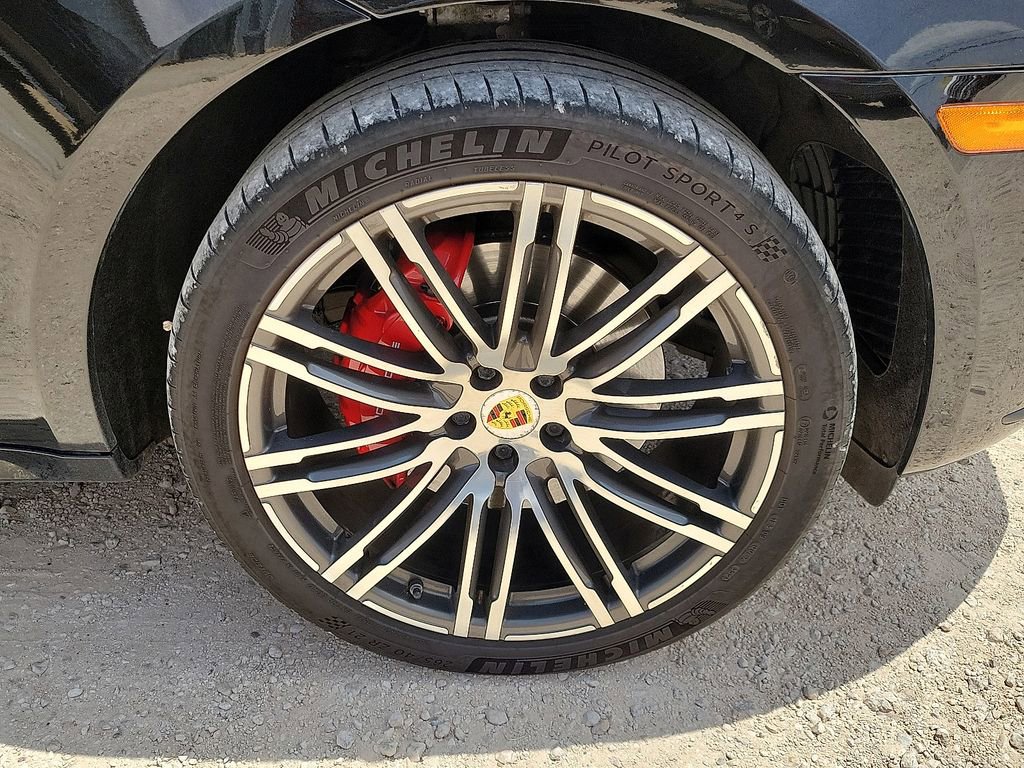 Used 2015 Porsche Macan Turbo AWD/4WD image 14