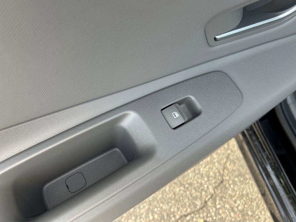 New 2026 Hyundai Elantra SEL Sport Premium image 24