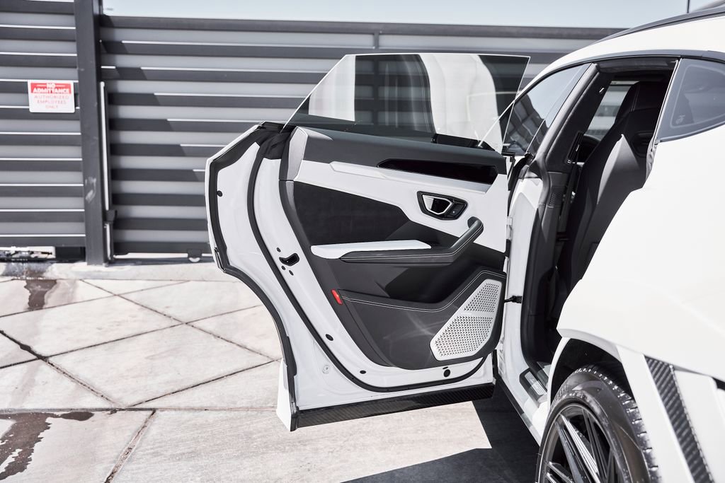 Used 2019 Lamborghini Urus AWD/4WD image 31