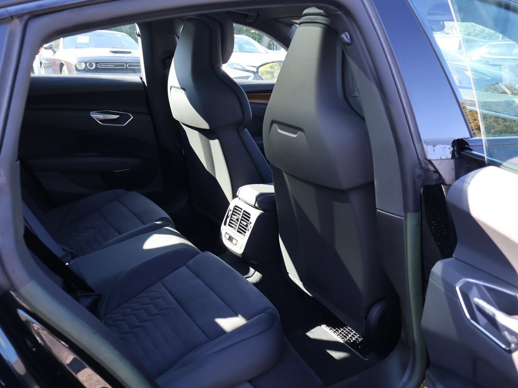 Used 2023 Audi e-tron GT Premium Plus image 35