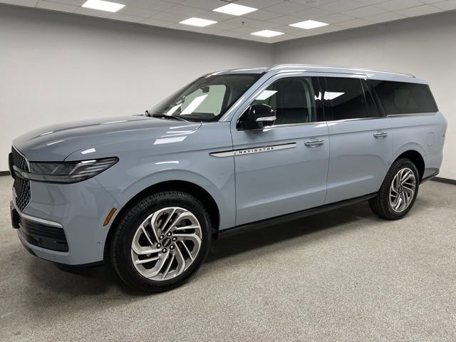 Used 2025 Lincoln Navigator L Reserve image 6