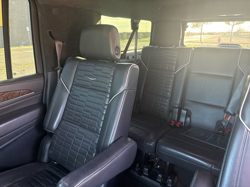 Used 2021 Cadillac Escalade ESV Sport Platinum w/ LPO, ONYX Package image 12