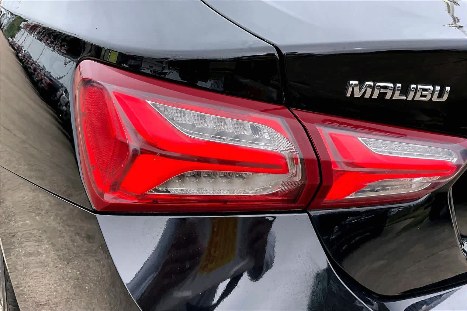 Used 2020 Chevrolet Malibu LT FWD image 28