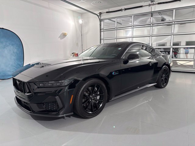 Used 2025 Ford Mustang GT Premium RWD image 4