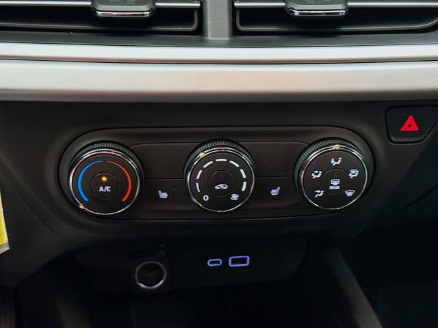 Used 2024 Chevrolet Trax LS w/ LS Convenience Package image 17