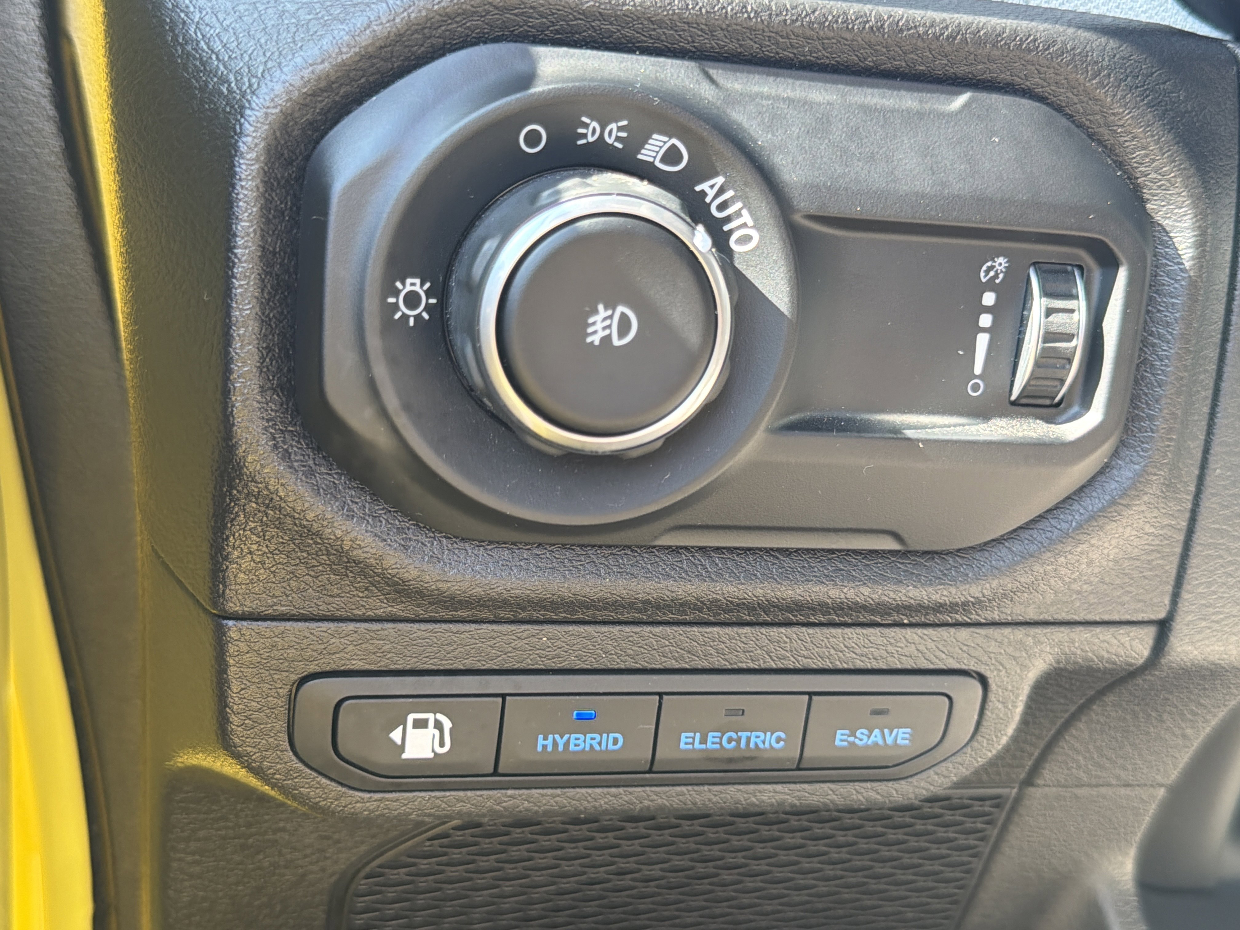 Used 2024 Jeep Wrangler Sport S w/ Convenience Group AWD/4WD image 30