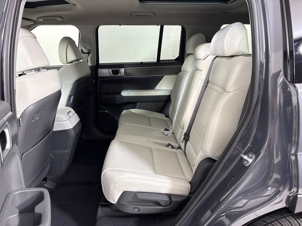 New 2027 Hyundai Santa Fe Limited FWD image 18