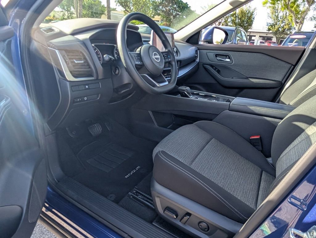 Certified 2023 Nissan Rogue SV image 11