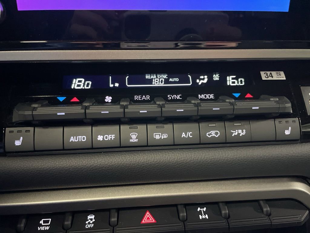 Used 2025 Toyota Sequoia SR5 AWD/4WD image 46