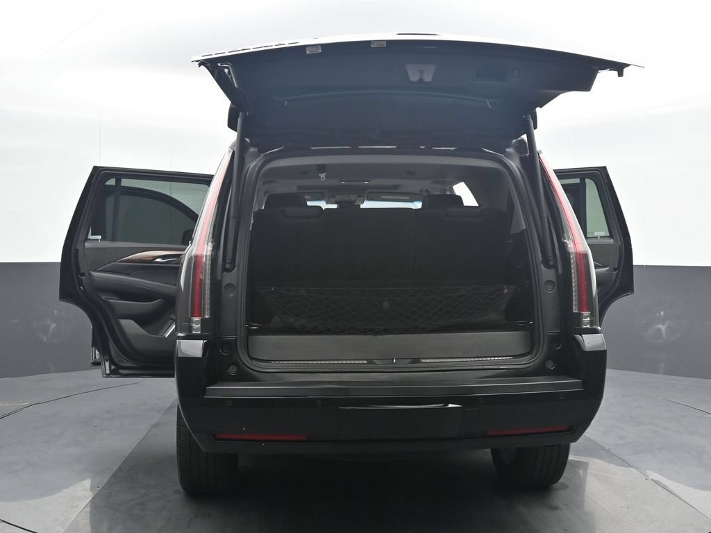 Used 2019 Cadillac Escalade Luxury AWD/4WD image 36