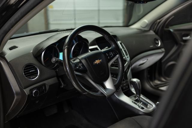 Used 2014 Chevrolet Cruze LT image 10