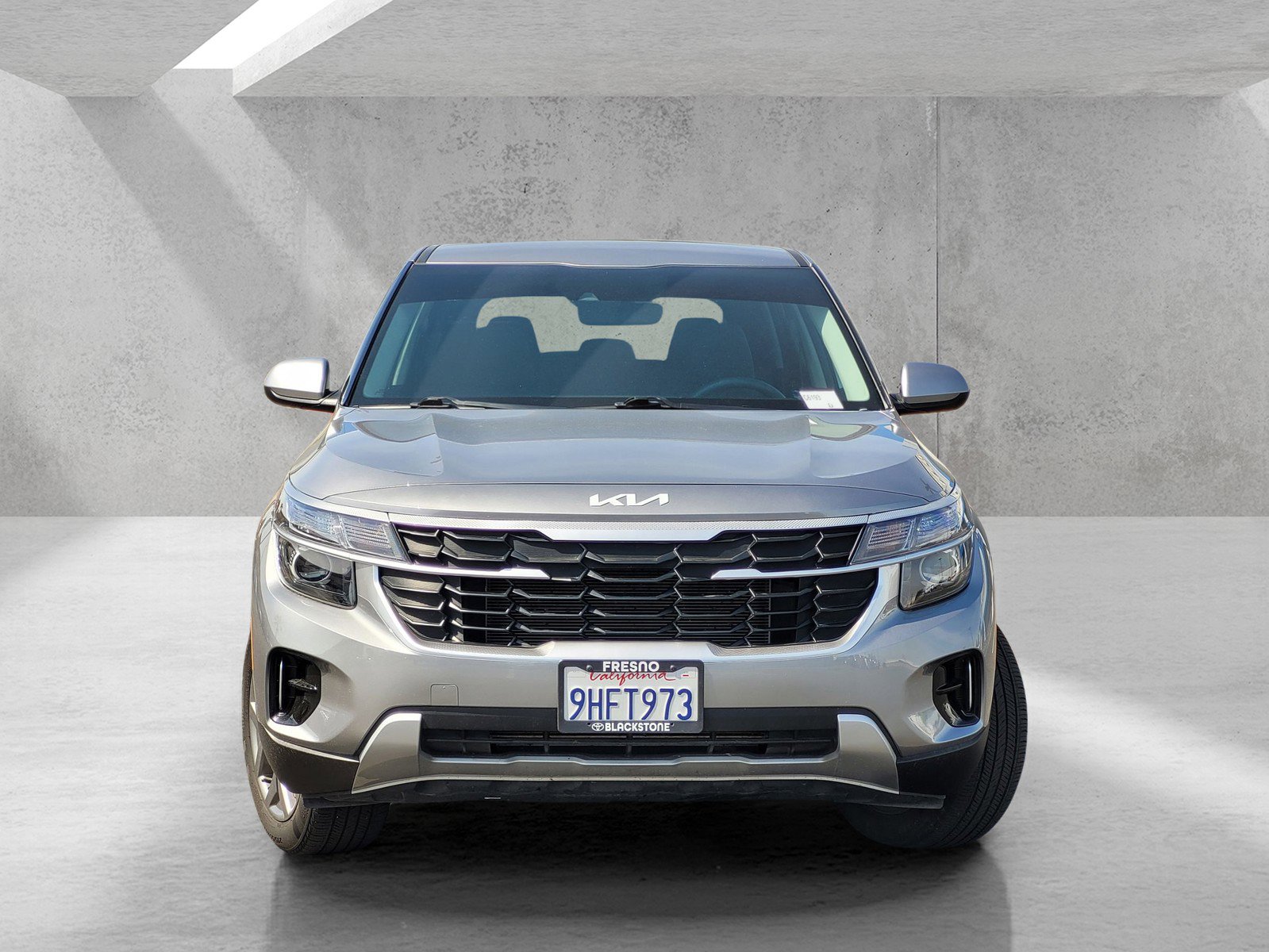 Used 2024 Kia Seltos LX AWD/4WD image 2