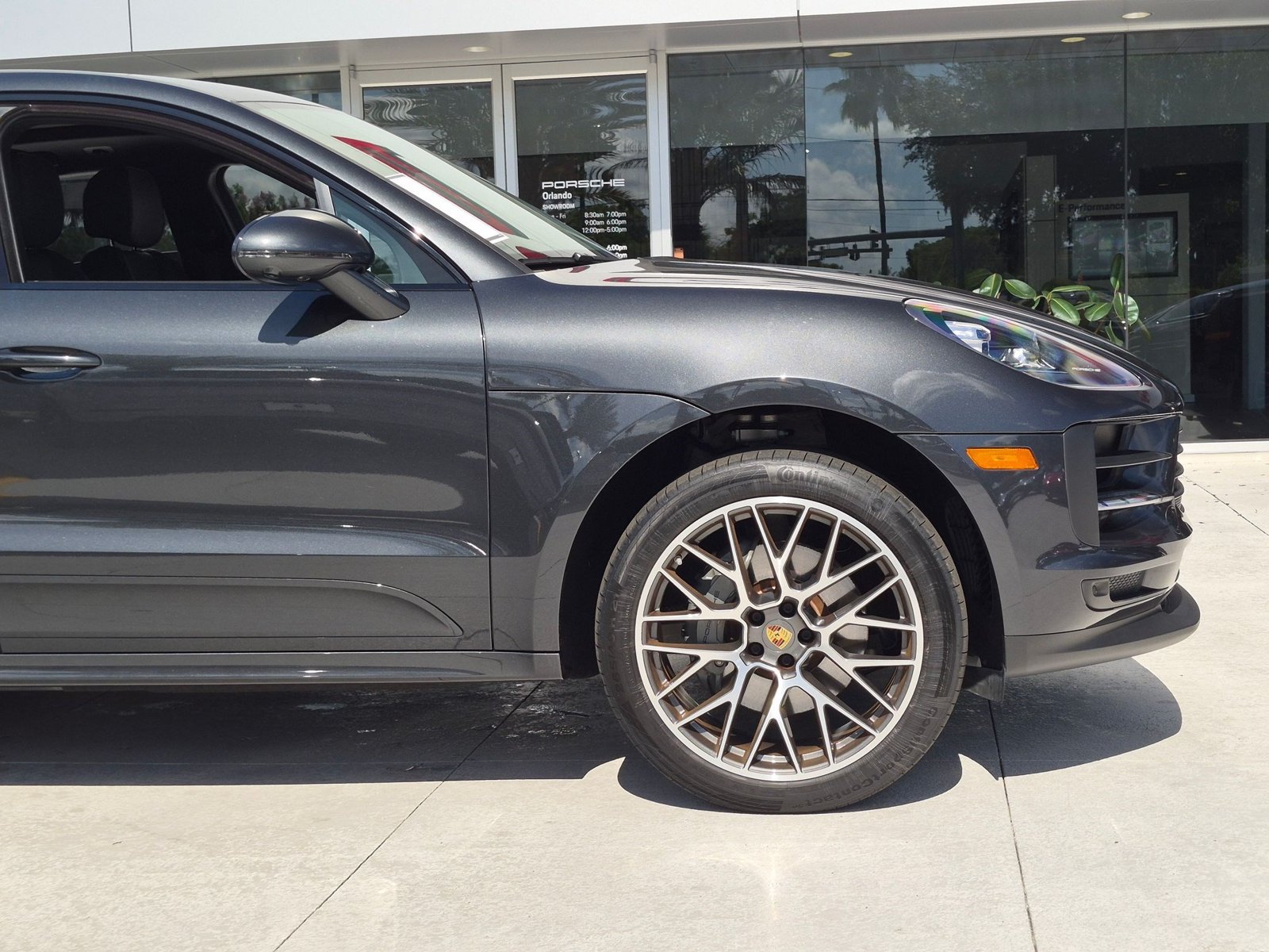 Certified 2020 Porsche Macan S AWD/4WD image 11