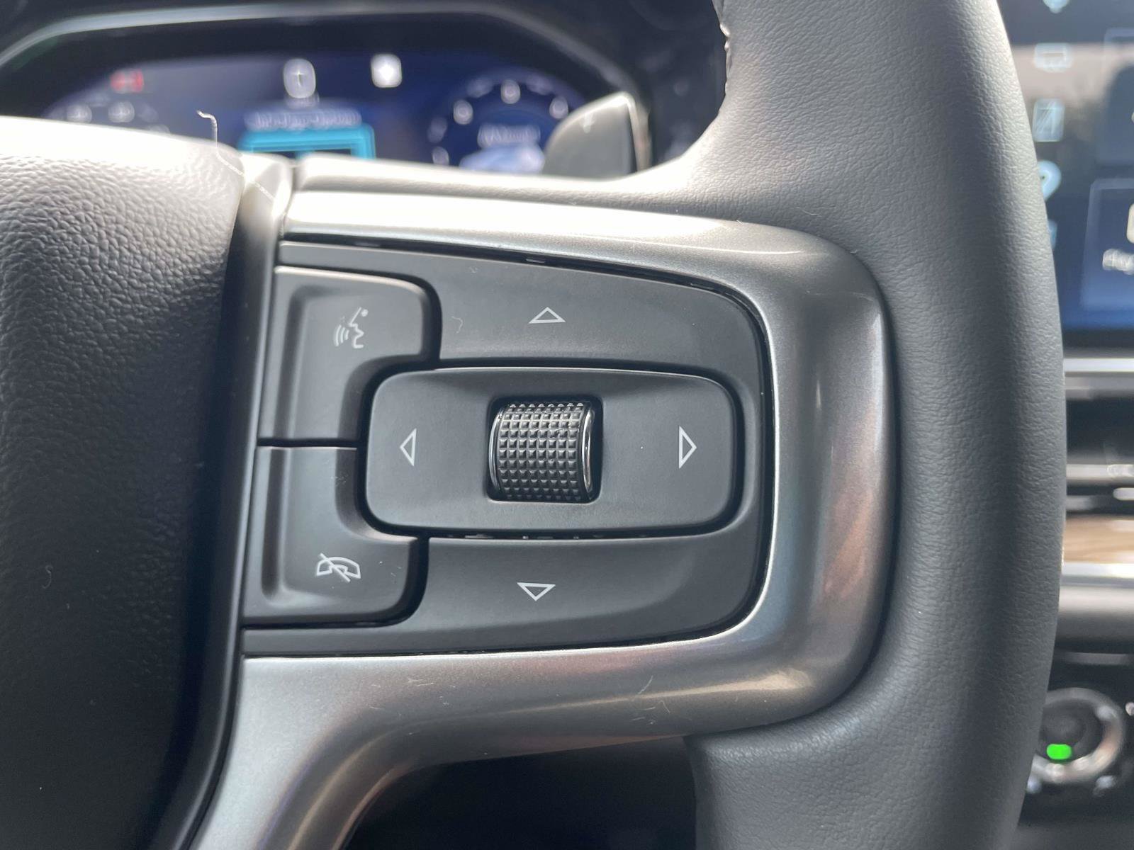 Used 2024 Chevrolet Silverado 1500 RST w/ Z71 Off-Road Package AWD/4WD image 8
