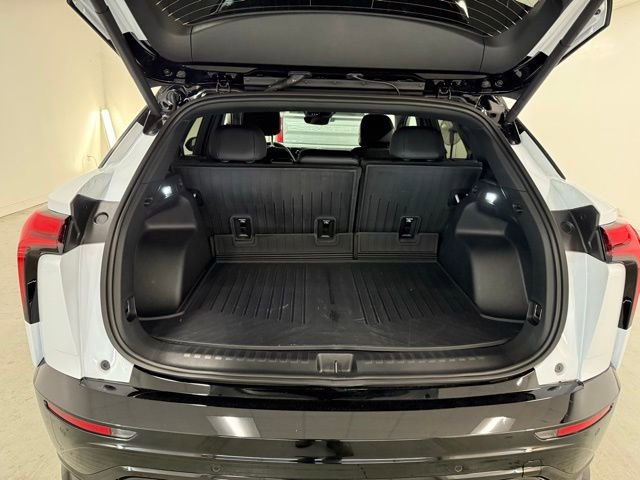 New 2026 Chevrolet Blazer EV RS image 8