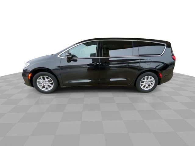 Used 2025 Chrysler Pacifica Select FWD image 7